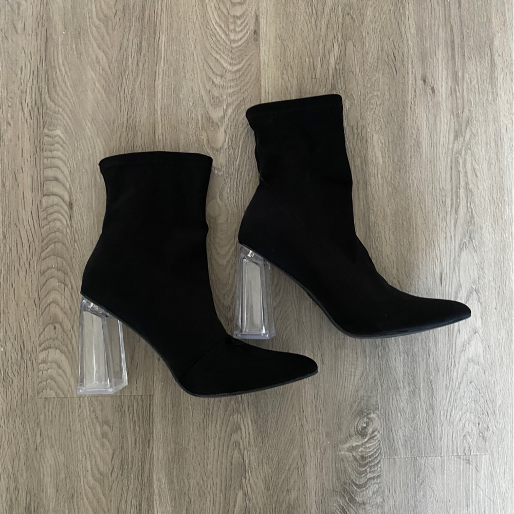 Black Booties​